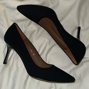 DONALD J PLINER BLACK HEELS